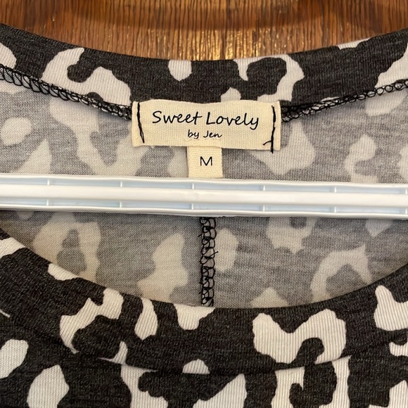 SWEET LOVELY Animal Print Dress (M) - Picture 3 of 4